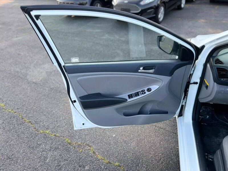 2015 Hyundai Accent GLS