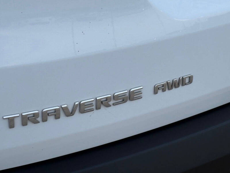 2023 Chevrolet Traverse LT Leather