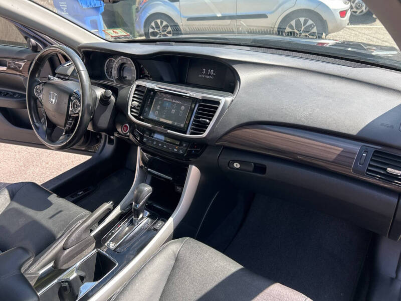 2016 Honda Accord EX-L w/Navi w/Honda Sensing