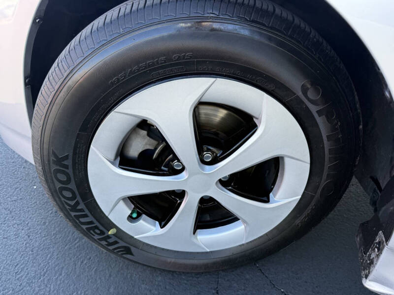 2013 Toyota Prius Three