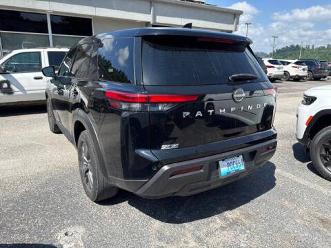 2022 Nissan Pathfinder S