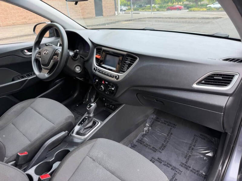 2019 Hyundai Accent SE