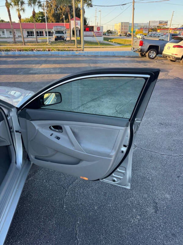 2010 Toyota Camry LE
