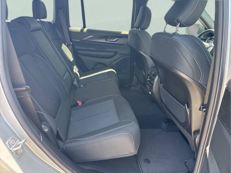 2026 Jeep Grand Cherokee Laredo X