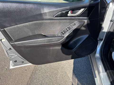 2015 Mazda MAZDA3 i Sport