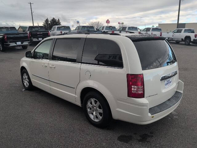 2009 Chrysler Town and Country Touring