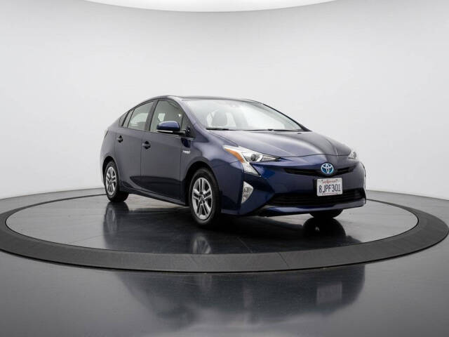 2015 Toyota Prius Five's photo