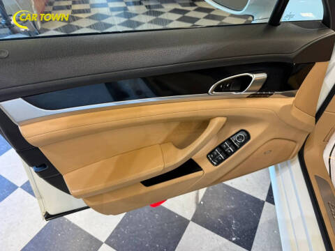 2016 Porsche Panamera