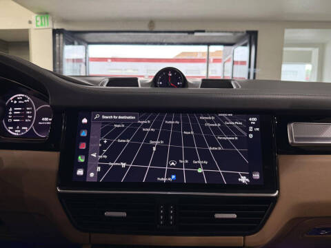 2023 Porsche Cayenne Platinum Edition