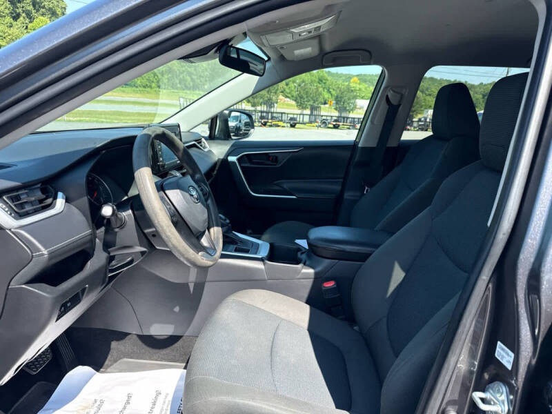 2022 Toyota RAV4 LE
