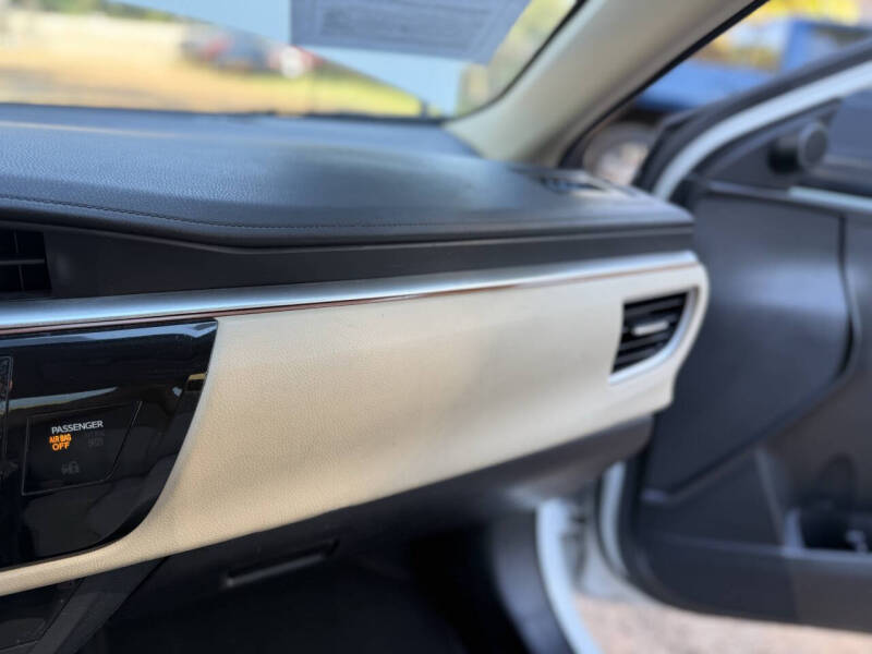 2015 Toyota Corolla LE