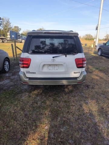 2004 Toyota Sequoia SR5