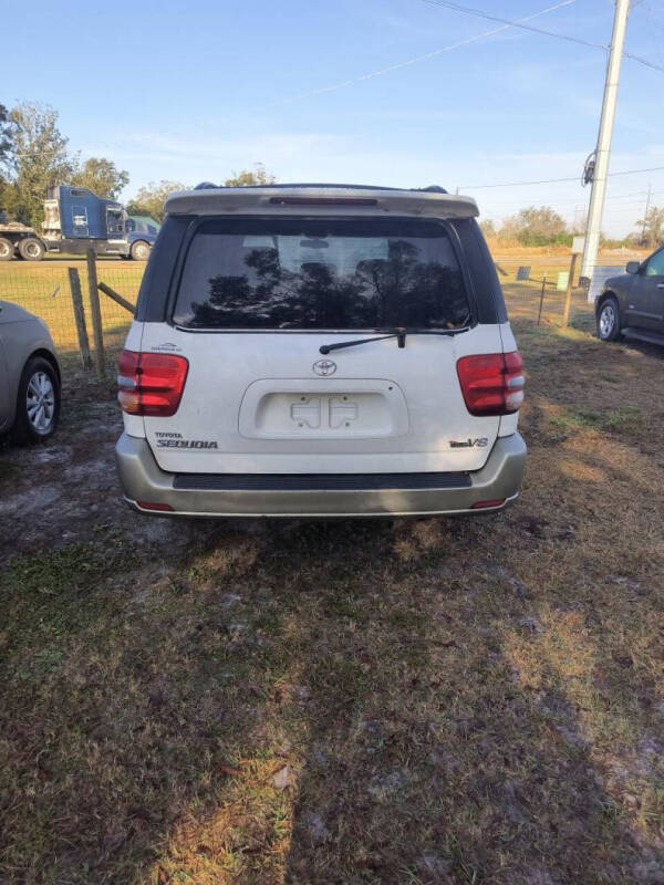 2004 Toyota Sequoia SR5