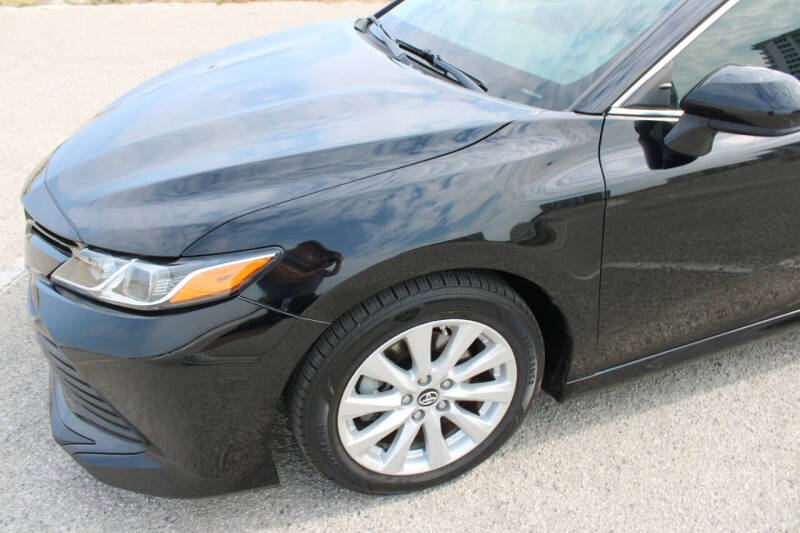 2018 Toyota Camry LE