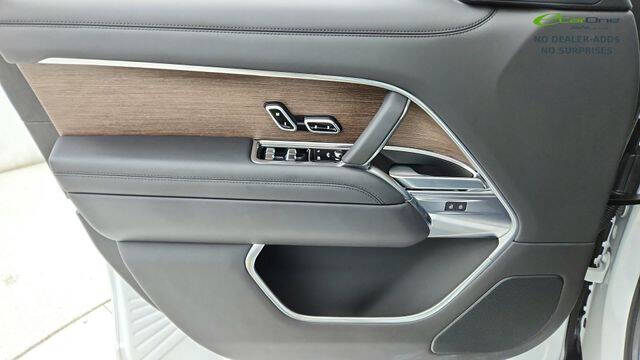 2025 Land Rover Range Rover P400 SE