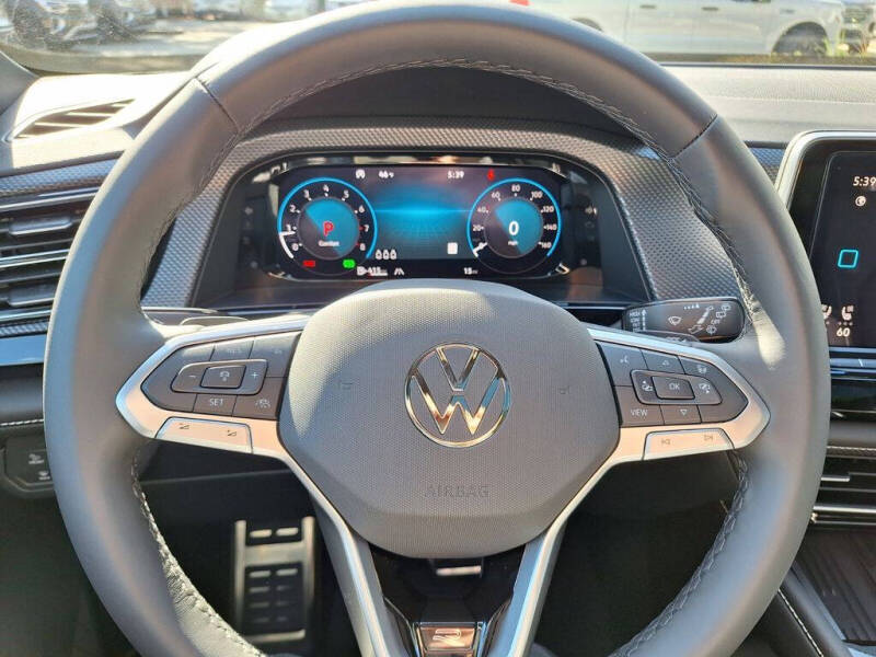 2026 Volkswagen Atlas Cross Sport SEL R-Line Black 4Motion