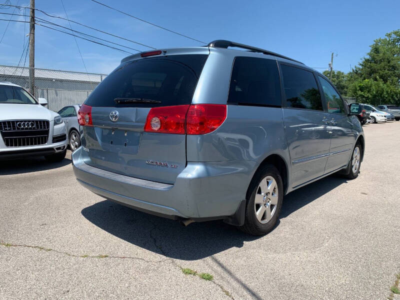2007 Toyota Sienna LE 8-Passenger