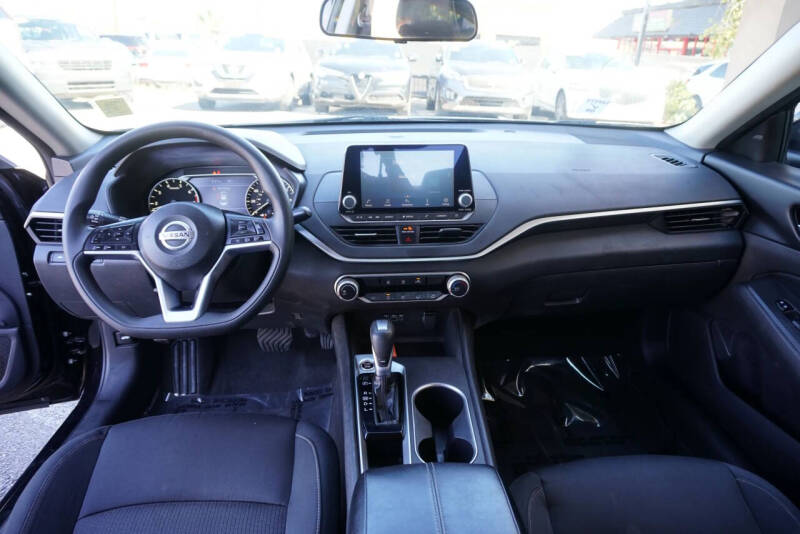 2022 Nissan Altima 2.5 SV