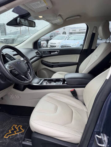2019 Ford Edge Titanium
