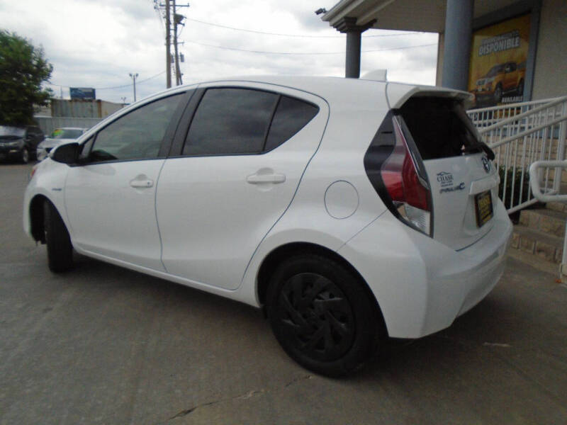 2016 Toyota Prius c Two