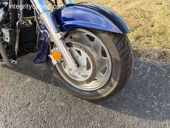 2005 Suzuki Boulevard