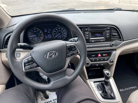2018 Hyundai Elantra SE