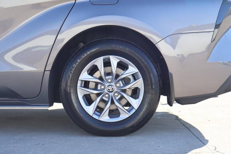 2024 Toyota Sienna XLE 7-Passenger