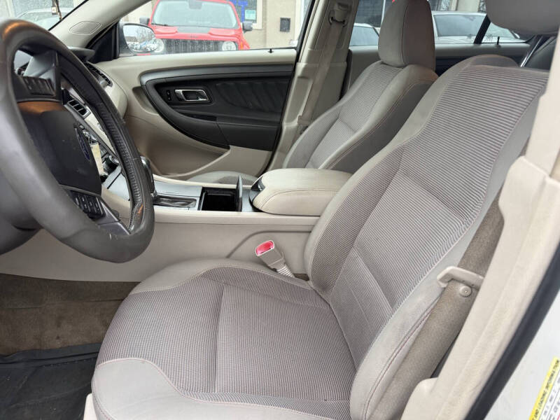 2011 Ford Taurus SEL