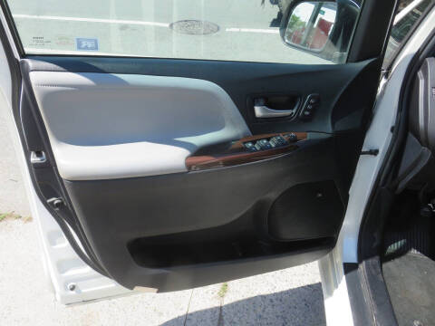2016 Toyota Sienna Limited 7-Passenger