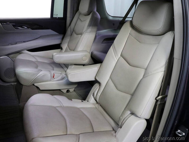 2017 Cadillac Escalade ESV Luxury