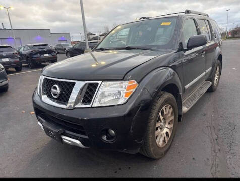 2011 Nissan Pathfinder LE