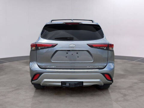 2026 Toyota Highlander Platinum