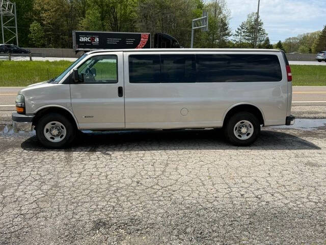 2005 Chevrolet Express 3500 LS