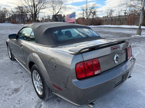 2005 Ford Mustang GT Premium