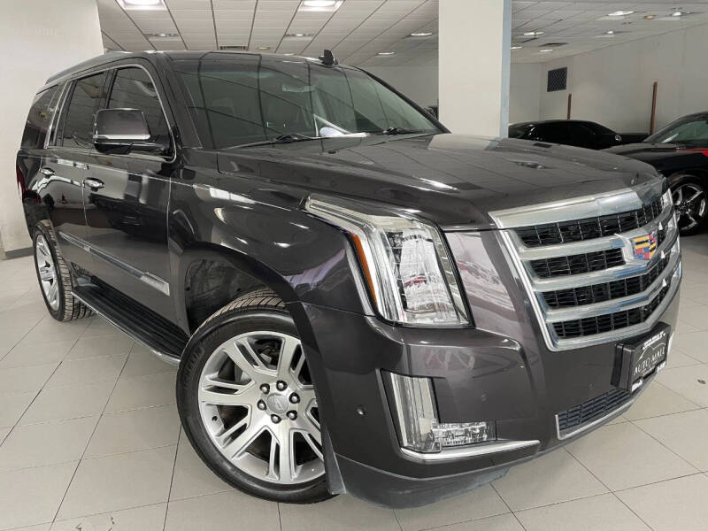 2017 Cadillac Escalade Luxury's photo