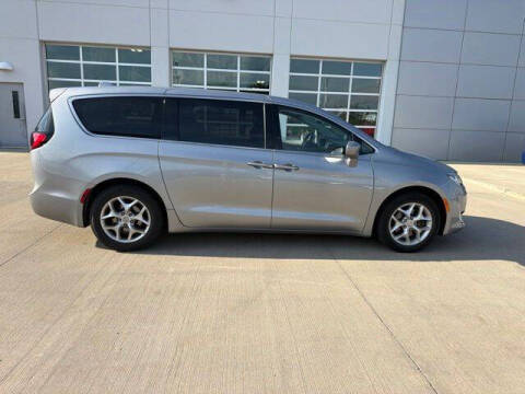 2019 Chrysler Pacifica Touring Plus