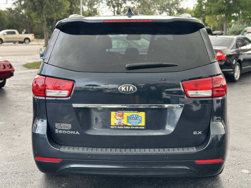 2016 Kia Sedona EX