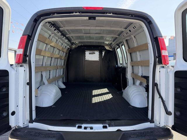2024 Chevrolet Express 2500