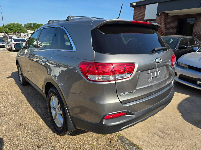 2016 Kia Sorento LX