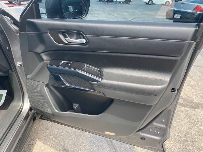2022 Nissan Pathfinder S