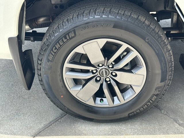 2025 Nissan Frontier SV