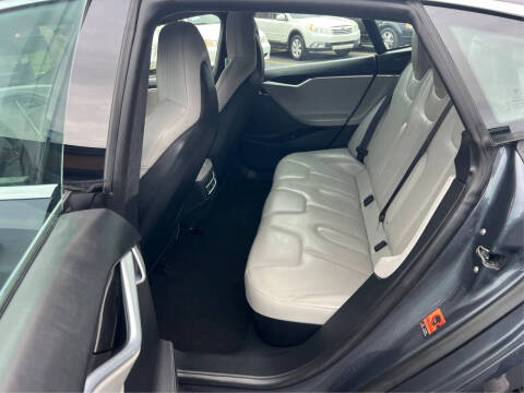 2015 Tesla Model S 70D