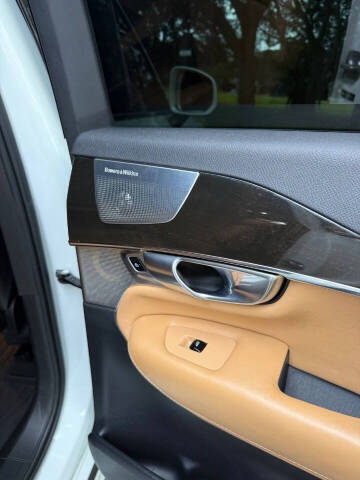 2018 Volvo XC90 T6 Momentum