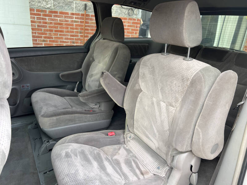 2008 Toyota Sienna LE 7-Passenger