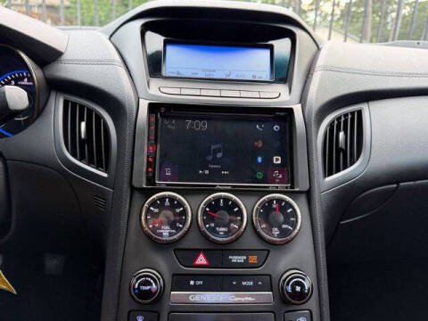 2013 Hyundai Genesis Coupe 2.0T R-Spec