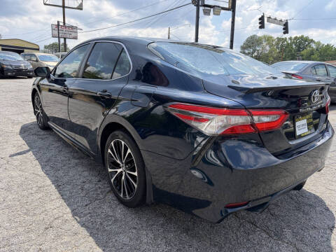 2018 Toyota Camry SE
