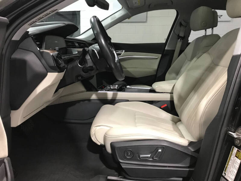 2019 Audi e-tron quattro Prestige