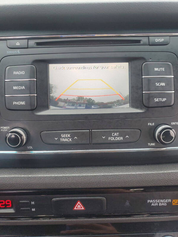 2016 Kia Sedona LX