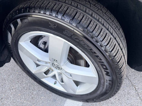 2014 Volkswagen Touareg V6 Sport