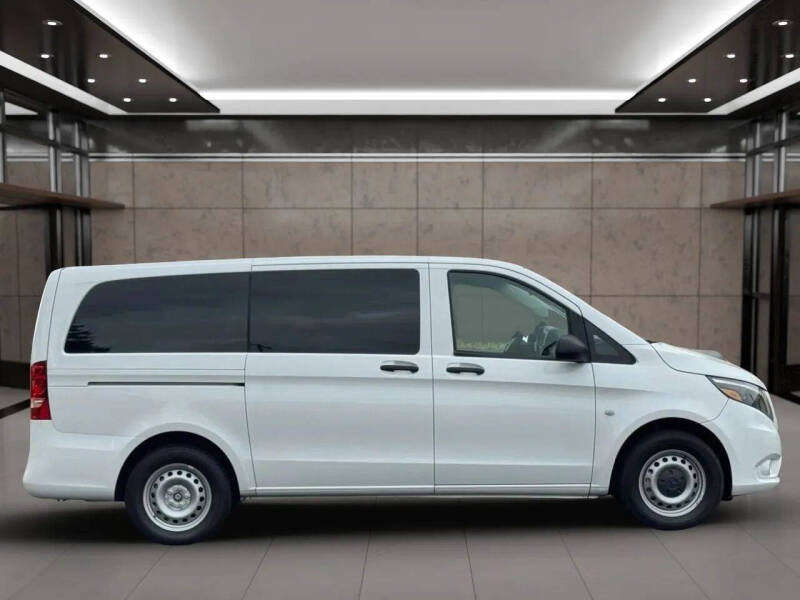2023 Mercedes-Benz Metris Passenger